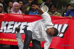 Keterlaluan, Wartawan Surabaya Dianiayai saat Liputan Penyegelan Diskotek