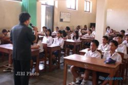 PENDIDIKAN SRAGEN : Pendidikan Gratis 2017 Juga Menjangkau TK