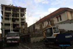 Khawatir Air Tanah Tersedot Habis, Warga Keluhkan Pembangunan Hotel Aziza