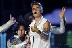 Justin Bieber Hentikan Konser Saat Azan Berkumandang