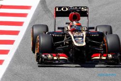 GP F1 : Pirelli Mendadak Ganti Tipe Ban, Bos Lotus Jengkel