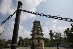 PAGODA MOJOSONGO SOLO - WALUBI : Bangunan di ISI Solo Asli Pagoda