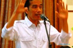 JOKOWI CAPRES : Jokowi Tanggapi Datar Cacian Gubernur Topeng Monyet