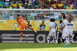 URUGUAY Vs ITALIA :  Davide Astori Bikin Italia Memimpin 1-0