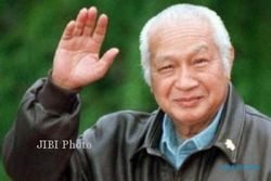 HARI PAHLAWAN : Gelar Pahlawan untuk Soeharto Dinilai Prematur