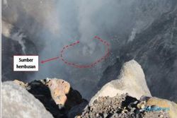 SEPUTAR MERAPI : Ini Kata BPPTK Terkait Asap Hitam Yang Dikeluarkan Gunung Merapi 