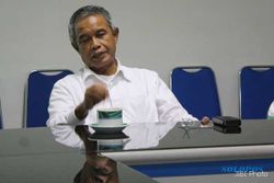 KASUS HAMBALANG : Ketua Umum PSSI Bawa Map ke KPK 