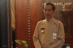JOKOWI ULTAH : "Pak Jokowi Ayo Balik Nyang Solo"