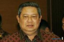  TAUFIQ KIEMAS WAFAT : SBY Tiba di Taman Makam Pahlawan Kalibata