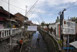 BENCANA SOLO : Talut Kali Sonto di Jagalan Ambrol Lagi, 7 Rumah Terancam Longsor