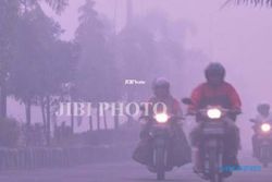 KABUT ASAP SUMATRA : Kabut Asap Selimuti Palembang, Operator Kapal Diminta Waspada
