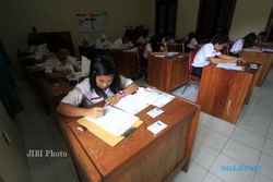 UJIAN NASIONAL SMP : 4 Juta Pelajar se-Indonesia Ikuti UN SMP Hari Ini