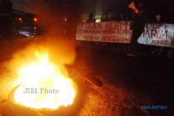 KENAIKAN HARGA BBM : Demo di Jakarta Rusuh, Pos Polisi Dibakar