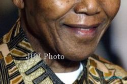 Nelson Mandela Makin Kritis, Keluarga Berkumpul di RS