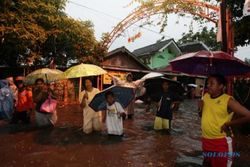 CUACA BURUK: Puluhan Rumah di Papringan Terendam Banjir