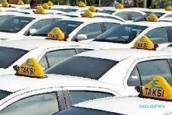 TRANSPORTASI SOLO : Taksi Pelat Kuning Mulai Memanfaatkan Aplikasi Pemesanan Online