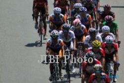 TOUR de SINGKARAK 2013 : Diwarnai Crash Jelang Finis, Pembalap Filipina Juarai Etape 6