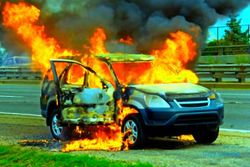 Mobil Daihatsu Terbakar, Tol Kamal Macet