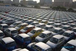 DAMPAK KENAIKAN HARGA BBM : Desember Diperkirakan Harga Mobil Dinaikkan