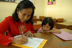 PPDB 2015 : 50 Calon Siswa Luar Jateng dan Lulusan 2014 Mendaftar di Karanganyar