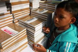 KURIKULUM 2013 : Setelah Lama Menunggu, Akhirnya Kudus Terima Kiriman 21 Ton Buku