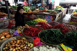 HARGA KEBUTUHAN POKOK : Pembeli Menurun, Persaingan Antar Pedagang makin Ketat