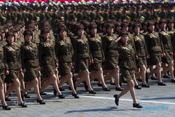 KOREA UTARA Gelar Parade Peringatan 60 Tahun Gencatan Senjata