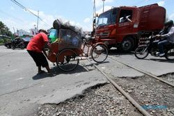 PERKERETAAPIAN : Antisipasi Kecelakaan, Pemkot Semarang Petakan Perlintasan KA Sebidang  