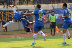 ISL 2013 : Ditahan Mitra Kukar 0-0, Persib Batal Geser Arema