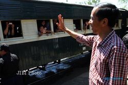   SURVEI CAPRES : "Jokowi Digandrungi Karena Masyarakat Bosan Dibodohi!"
