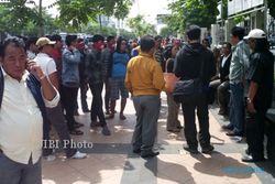 KORUPSI KASDA SRAGEN : GPM Sragen Demo di Kejakti Jateng