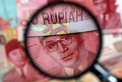 RUPIAH MELEMAH : Jelang Siang, Rupiah Dekati Level Rp11.100/US$