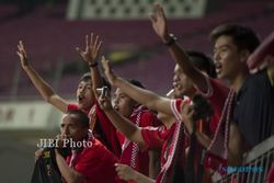 INDONESIA XI Vs LIVERPOOL : “You’ll Never Walk Alone” Mulai Berkumandang, Penonton Berdatangan