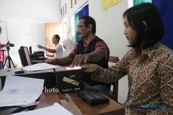 REKAM E-KTP : Disdukcapil Klaten Jemput Bola ke Sekolah