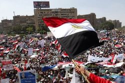 KUDETA MESIR : Pimpinan Ikhwanul Muslimin Diburu, PM Tetap Tawarkan Jabatan