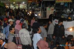  MUDIK  LEBARAN 2013 : Bus Mudik Gratis Diterima di Terminal Krisak Wonogiri