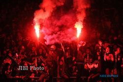 ISL 2013 :  RD Minta Aremania Jangan Nyalakan Kembang Api
