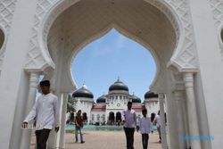 NGABUBURIT DI MASJID RAYA