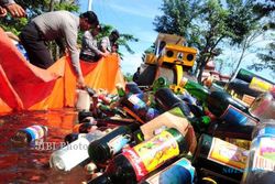 OPERASI PEKAT KLATEN : Polisi Sita 70,5 Liter Ciu dan Tangkap 8 Pasangan Tak Resmi