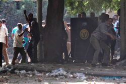 KUDETA MESIR : Tentara Dikerahkan ke Instansi Vital