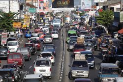 LEBARAN 2014 : Jembatan Comal Ambles, Jalan Jogja-Solo Dipadati Kendaraaan Berat