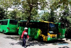 Mangkrak, 20 Eks Bus Trans Jogja Ganggu Bongkar Muat Truk