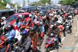 MUDIK LEBARAN 2013 : Jalan Jogja-Wates Padat
