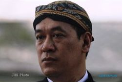 KONFLIK KERATON SOLO : Roy Suryo Klaim Eddy dan Mbak Moeng Dukung Pertemuan PB XIII-SBY