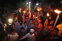 LEBARAN 2014 : Takbir Keliling, Ribuan Santri di Karanganyar Turun ke Jalan