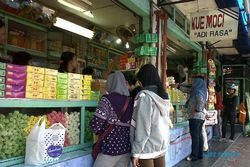 Penjualan Makanan di Pusat Oleh-oleh Tak Seramai Dulu...