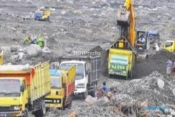 BANJIR LAHAR HUJAN MERAPI : Truk Pasir Terkubur di Kali Woro