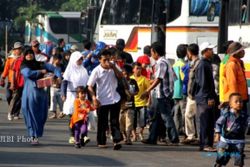 MUDIK LEBARAN 2013 : Pemudik Kembali ke Jakarta, Pulo Gadung Siaga