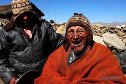 KISAH UNIK : Berumur 123 Tahun, Petani Bolivia Kunyah Daun Koka Sepanjang Hari