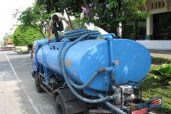 Polisi Sita 24.000 Liter Minyak Mentah Ilegal di Bangka